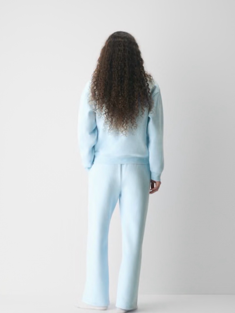 Aritzia Boyfriend Wide Sweatpants - Picture 3 of 5